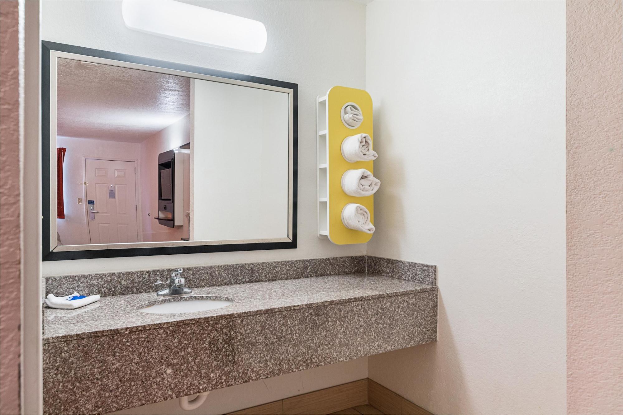 Motel 6-San Antonio, Tx - Fiesta Trails المظهر الخارجي الصورة