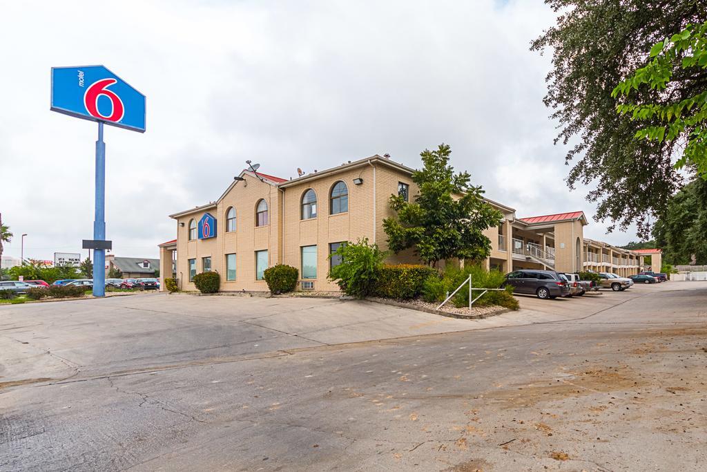 Motel 6-San Antonio, Tx - Fiesta Trails المظهر الخارجي الصورة