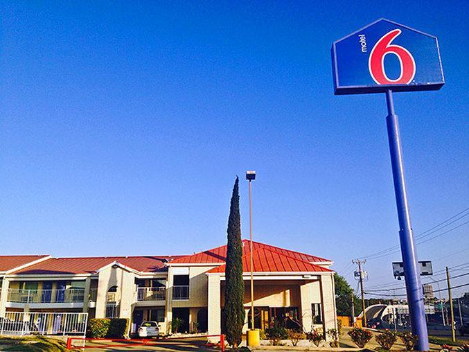 Motel 6-San Antonio, Tx - Fiesta Trails المظهر الخارجي الصورة