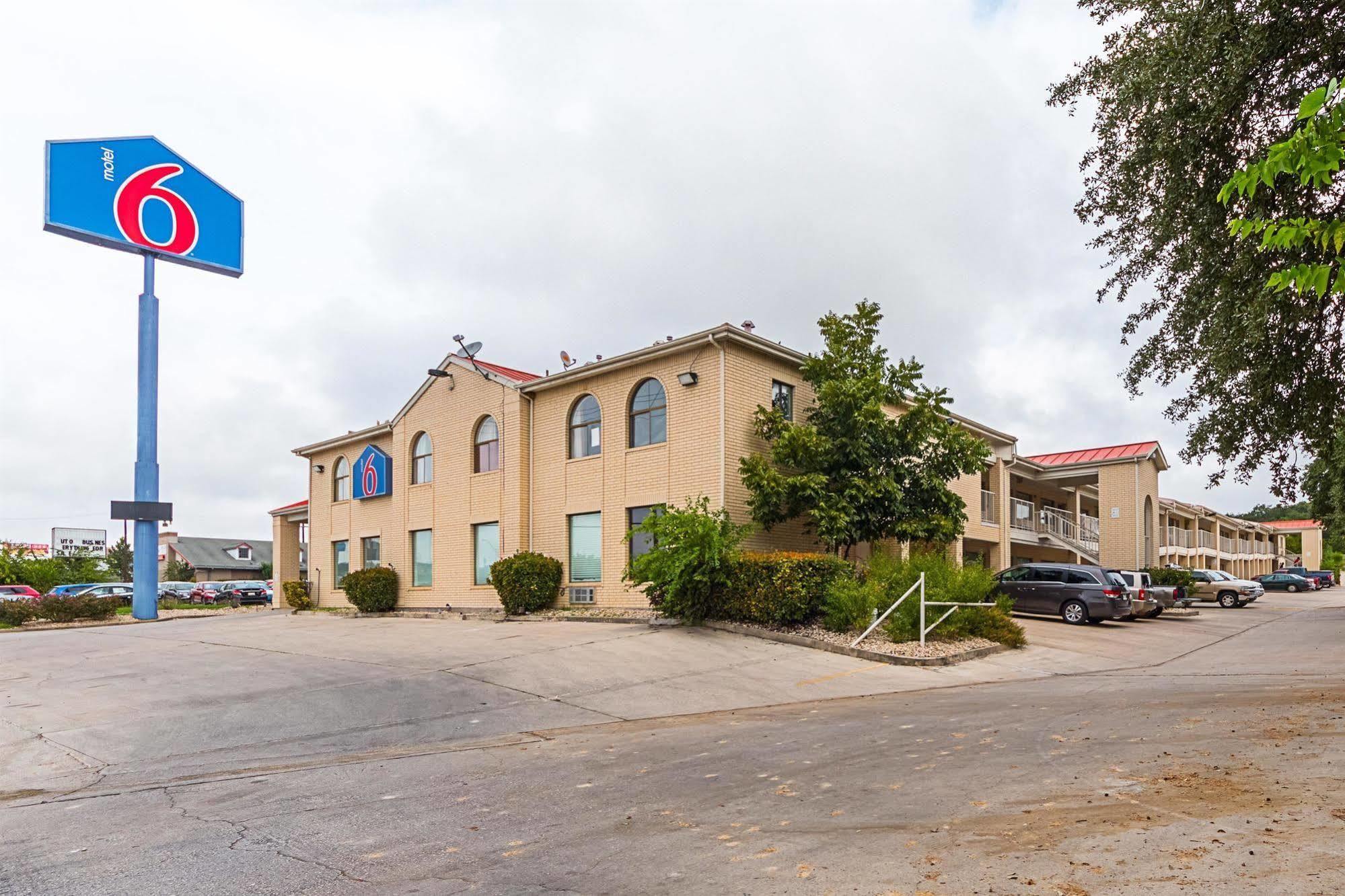 Motel 6-San Antonio, Tx - Fiesta Trails المظهر الخارجي الصورة