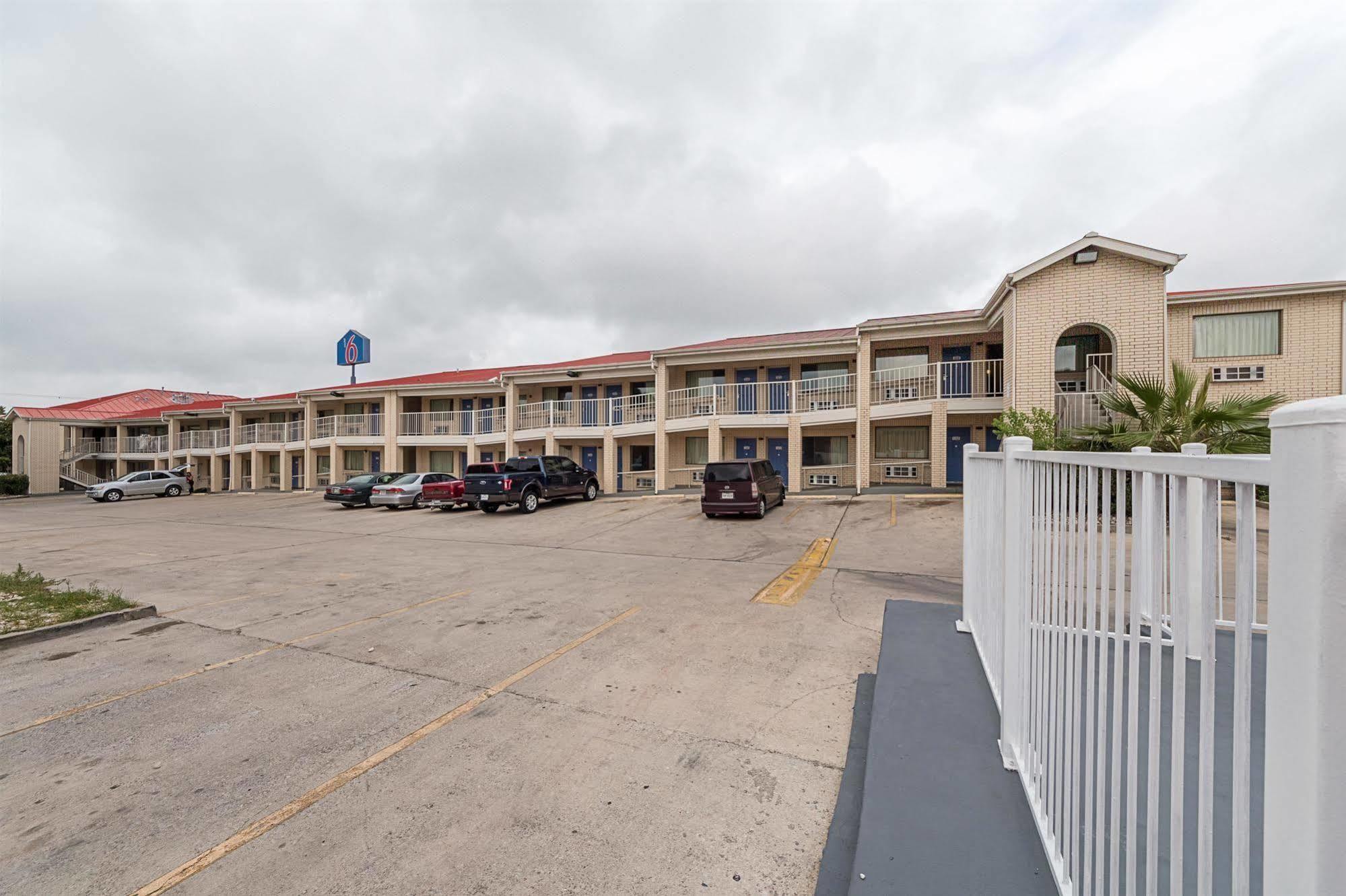 Motel 6-San Antonio, Tx - Fiesta Trails المظهر الخارجي الصورة