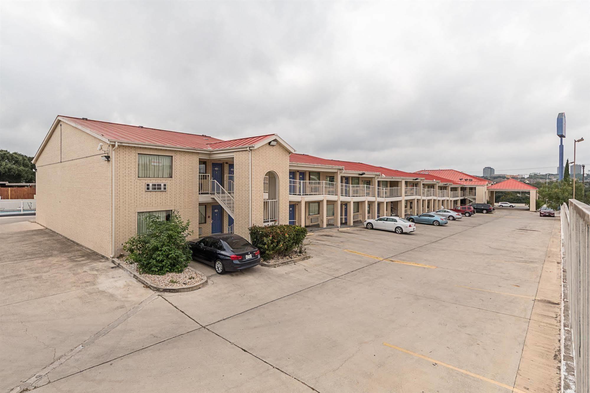 Motel 6-San Antonio, Tx - Fiesta Trails المظهر الخارجي الصورة